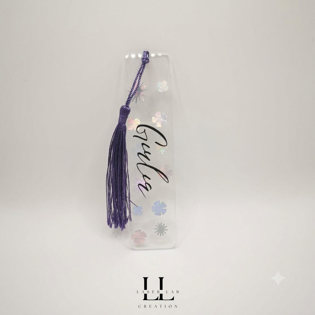 Segnalibro in plexiglass personalizzato con nome e design in vinile
